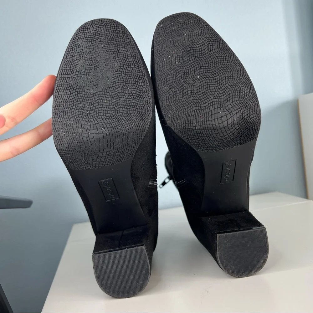 Nicole Carina Black Velvet-Suede Block Heel Ankle Boots 9M - Picture 5 of 5